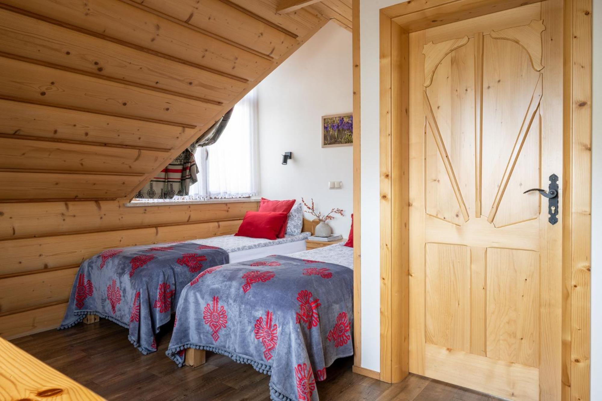 Lux-House & Jacuzzi Sauna Zakopane Bagian luar foto