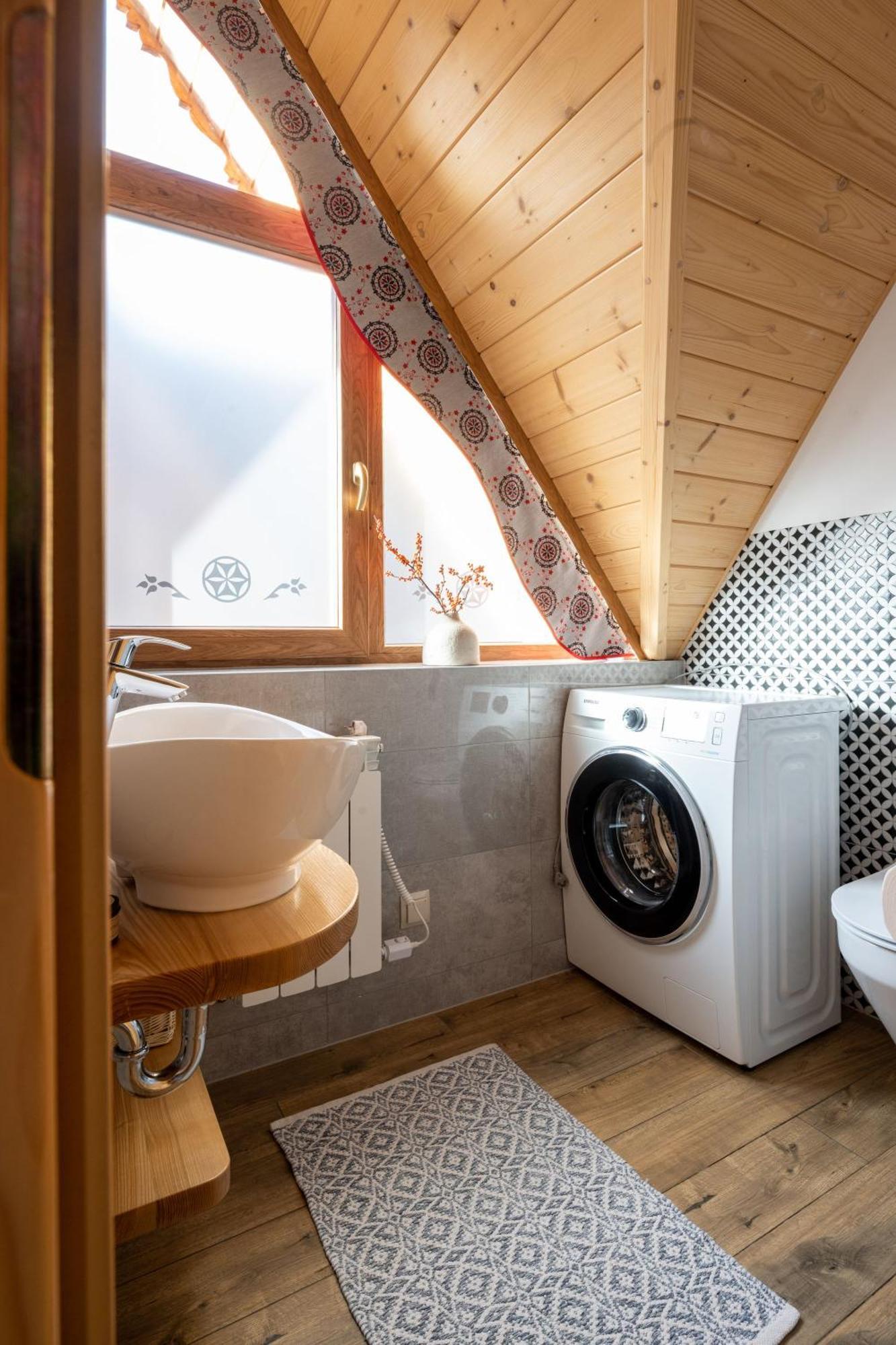 Lux-House & Jacuzzi Sauna Zakopane Bagian luar foto
