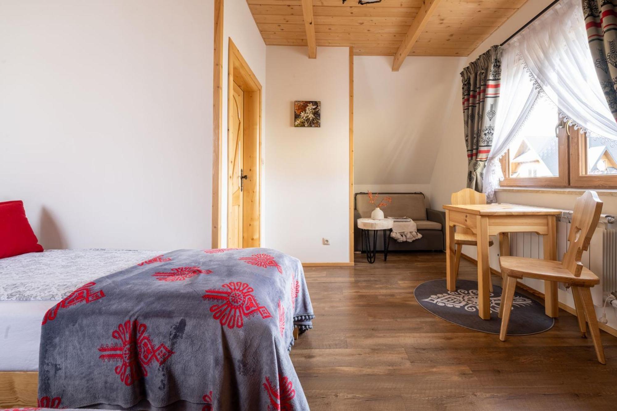 Lux-House & Jacuzzi Sauna Zakopane Bagian luar foto